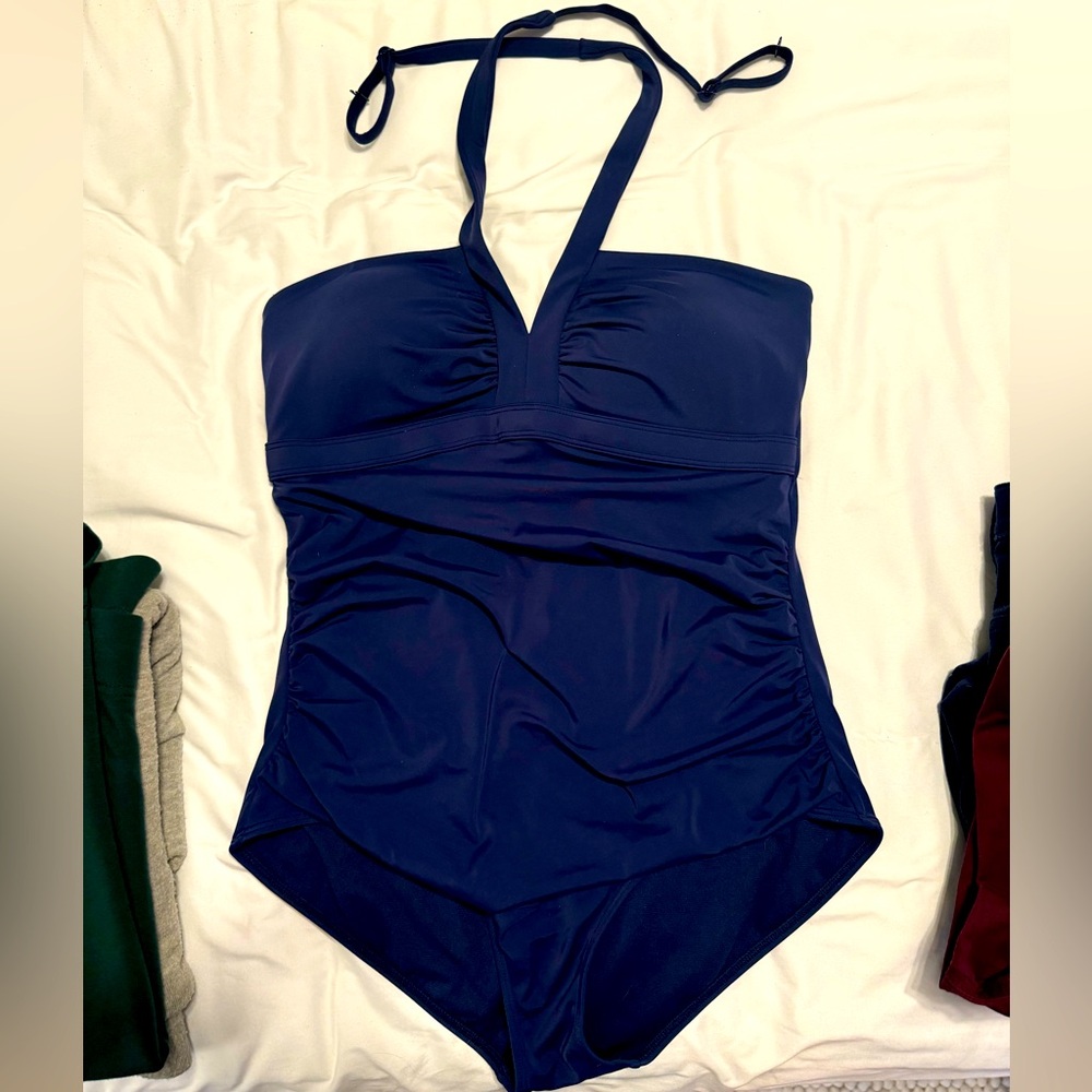 Biden swimsuit bought in 2022. Worn twice.  Great condition.
